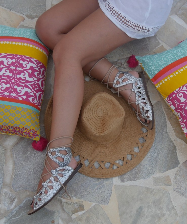amourblogetbeaute-faire-sa-valise-confort-détail-chaussures-zara-couv