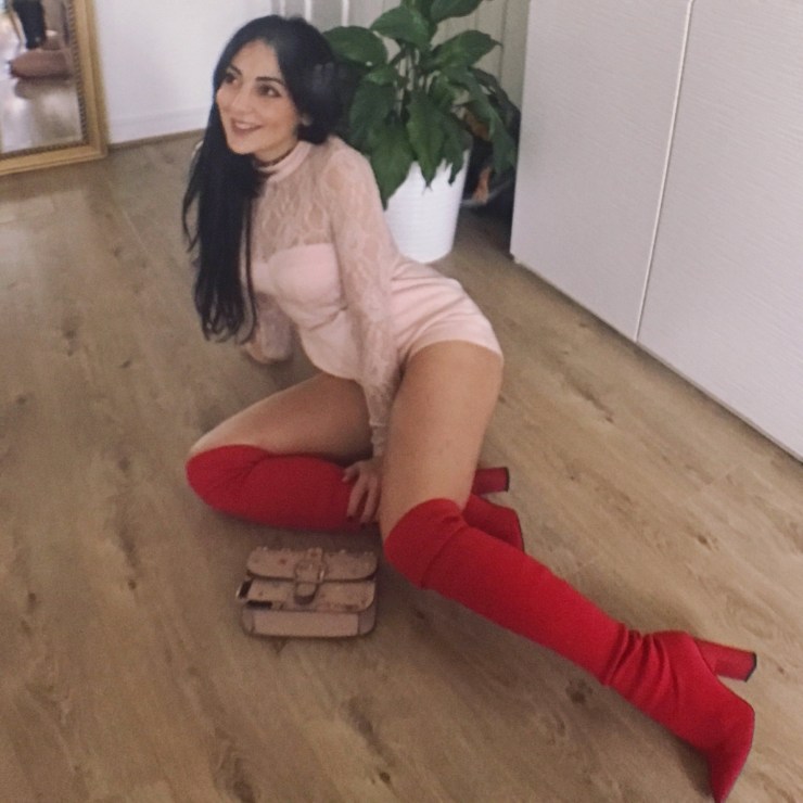 Amourblogetbeaute-bottes-rouges-Aurora-en-entier